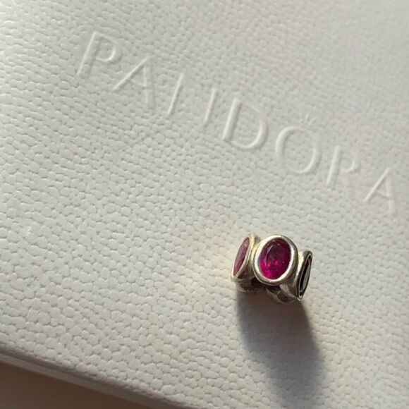 PANDORA RED Ruby Oval Lights Spacer Charm - Picture 1 of 4